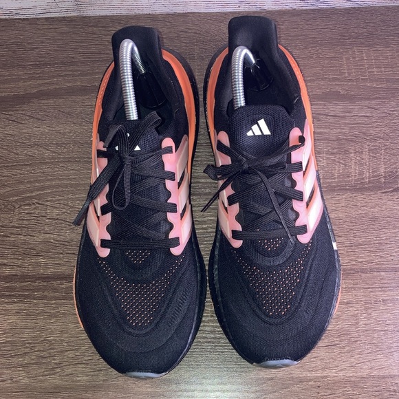 Pre Owned Adidas Women's Black ULTRABOOST LIGHT Running Shoes HQ8599 Size 10.5 - Picture 3 of 9